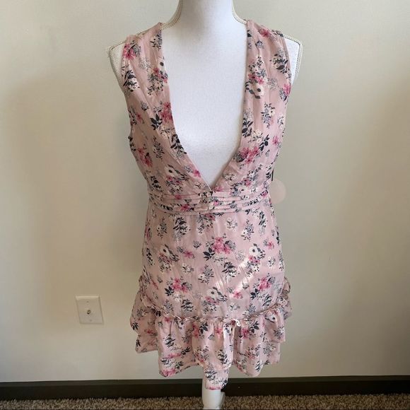 milk & honey Dresses & Skirts - Milk and Honey Pink Floral Dress Deep V Size Medium 
New With Tags